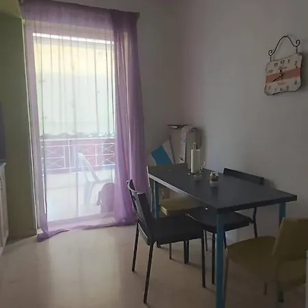 Comfy Flat Near The Kalamata