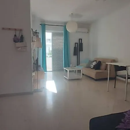 Apartment Comfy Flat Near The Kalamata