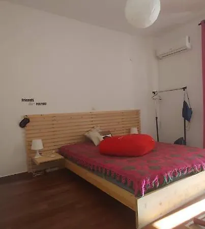 Comfy Flat Near The Apartamento Kalamata